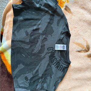 Gymshark cropped mesh Camo Short Sleeve Tee